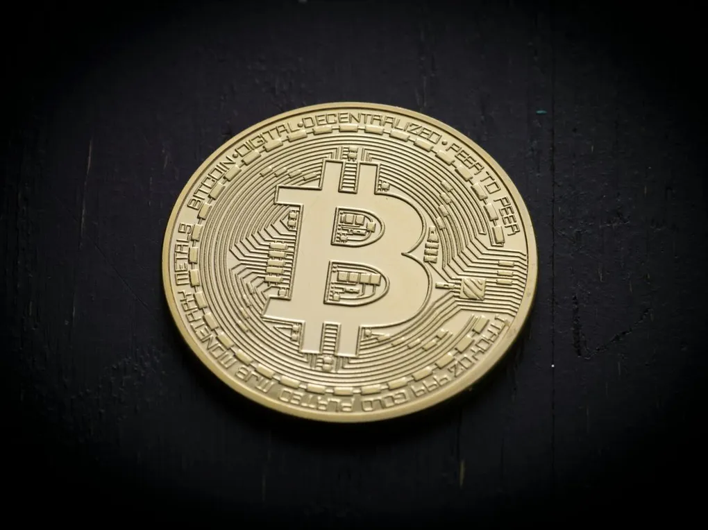 O Brasil Terá uma Reserva em Bitcoin? Entre a Euforia Tecnológica e o Ceticismo Político
